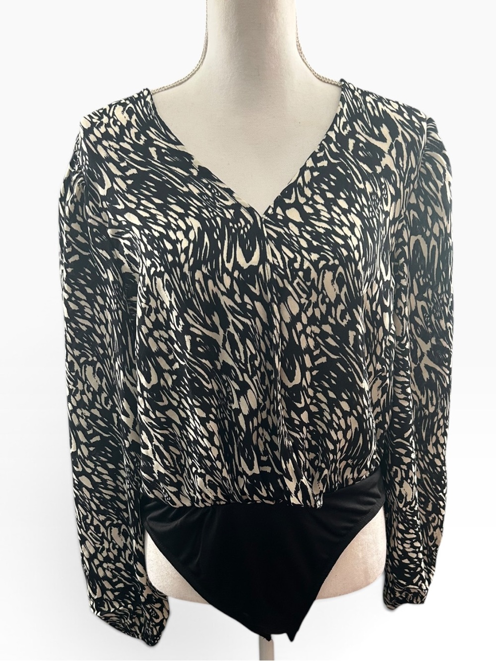 Women's Black & Cream Printed Long Sleeve Bodysuit